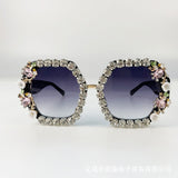 Brand Design Handmade Rhinestone Square Sunglasses Fashion Glasses Women Flower with Pearl Round Vintage Sunglasses Beach Party