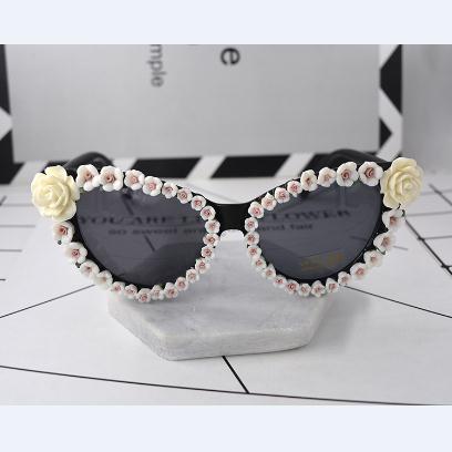 Brand Design Baroque Cat Eye Flowers Black Sunglasses Charm Women Casual Sun Beach Crystal Rhinestone Designer Sunglasses Gifts